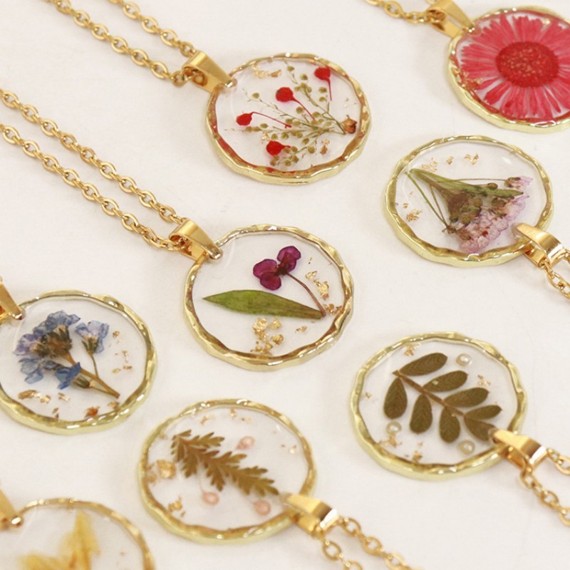 Pressed Flower Charm Necklace  - огляд і ціна Dried Flower Bouquet