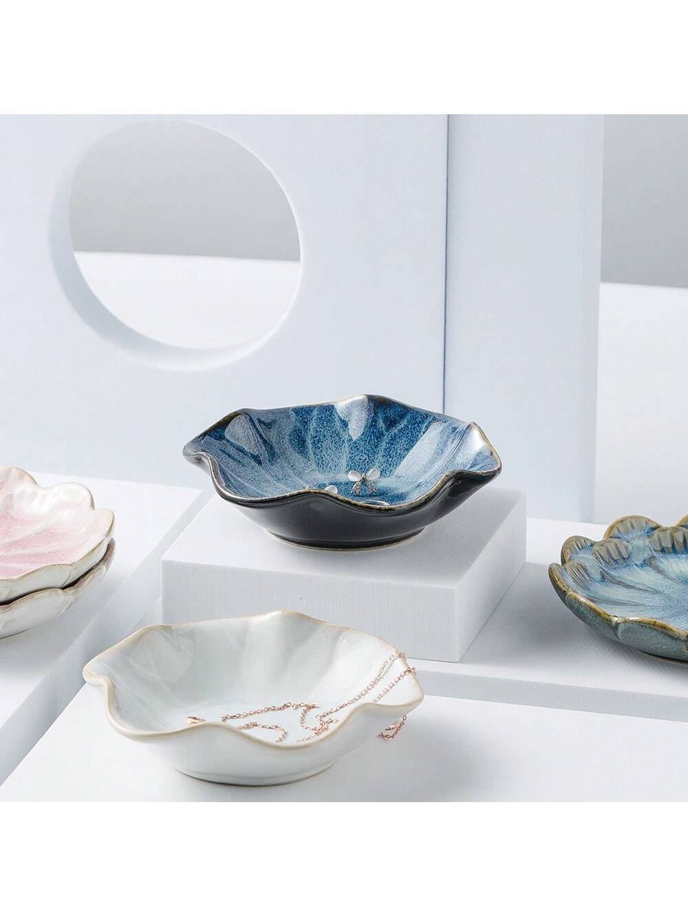 1 pc Ceramic petal shaped jewe - огляд і ціна Ceramic Trinket Dish